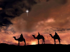 "Los reyes de Tarsis y de las islas ofrecerán presentes; los reyes de Arabia y de Saba llevarán regalos." Salmo 71:10