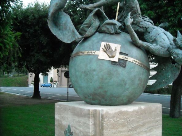 Monumento dedicado a San Miguel Arcángel-2