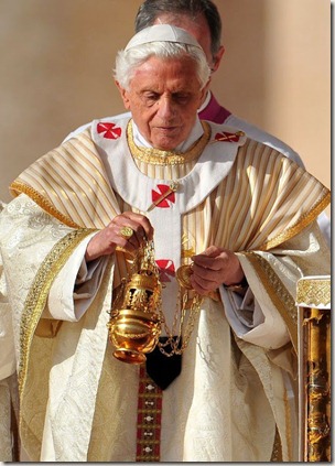 Benedicto XVI Fanon_thumb[1]