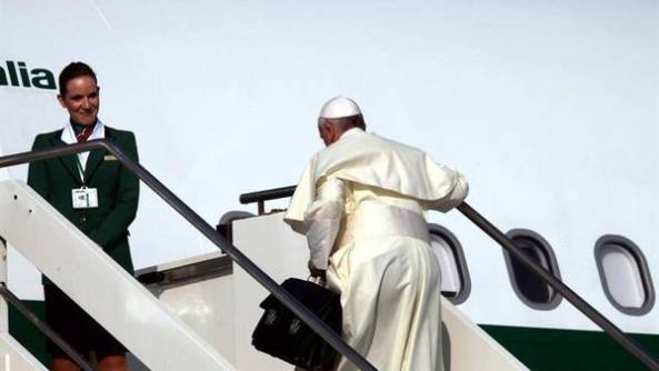 Viaje-Francisco-Alitalia-Rio-EFE_CLAIMA20130722_0088_30